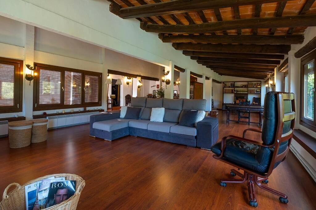 Вилла Casa Rural Mas Del Gall - Casa Nova, Barcelona Тордера Экстерьер фото